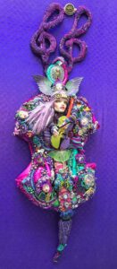 Betty Musser Cox, USA, A Cellists Dreamworld, 2017, bead embroidery / mixed media, 86 x 28 x 8 cm